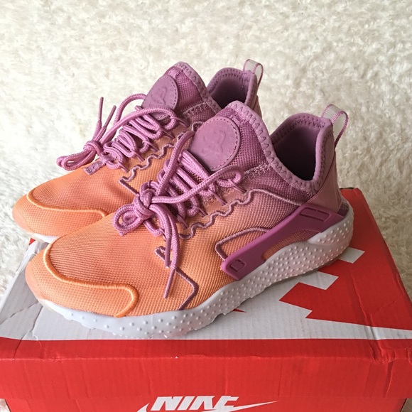 Nike Shoes - NWT Nike Air Huarache ✨